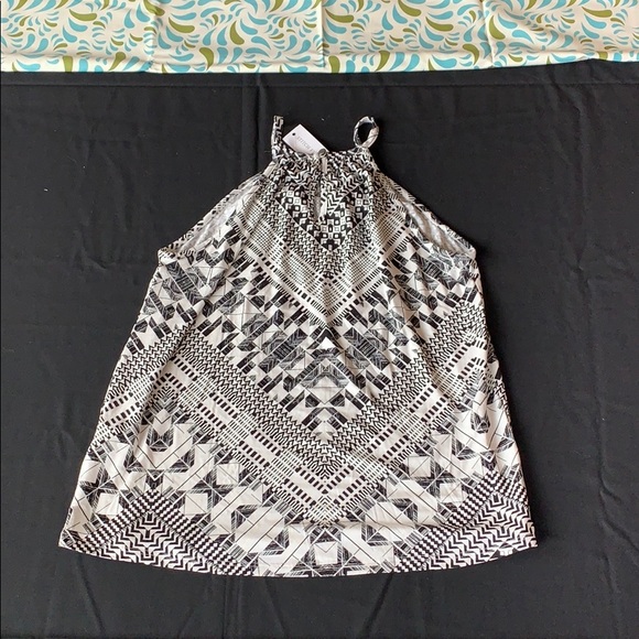 🦋 3/$20 Cute Black And White Patterned Halter - Picture 2 of 3
